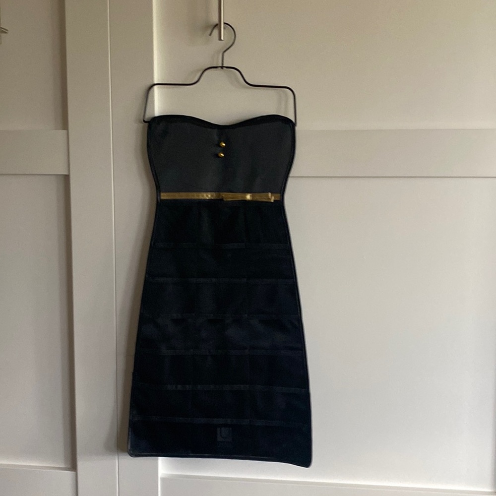 Hanging organizer